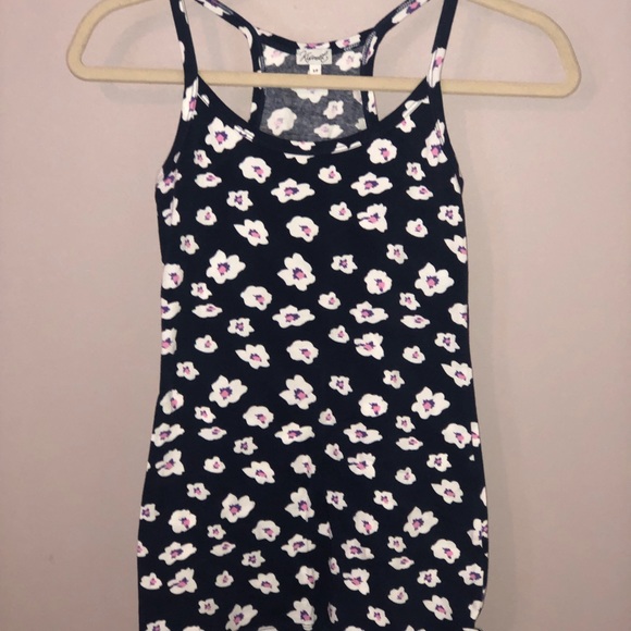 Tops - Small - Picture 2 of 3